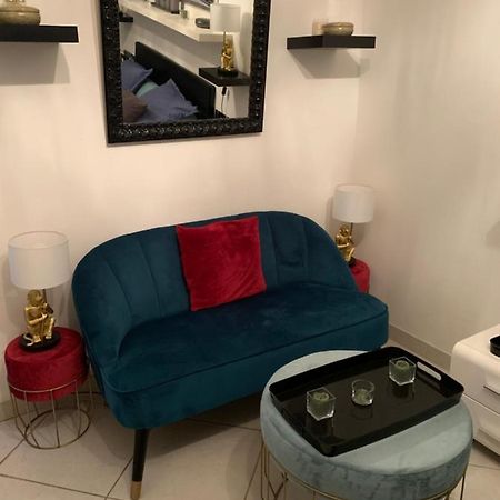 Chambre Dans Guest House Borrigo ม็องตง ภายนอก รูปภาพ